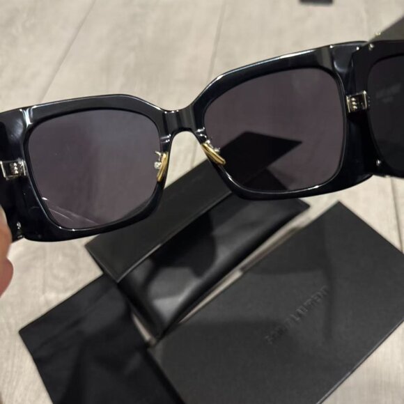 Saint Laurent Black Oversized Sunglasses – Gold Logo Pop - Picture 8 of 9